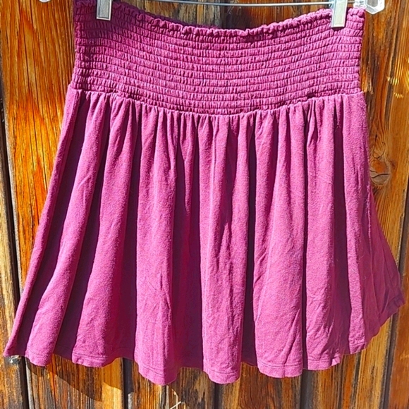 H&M Burgandy Skirt - Picture 2 of 9